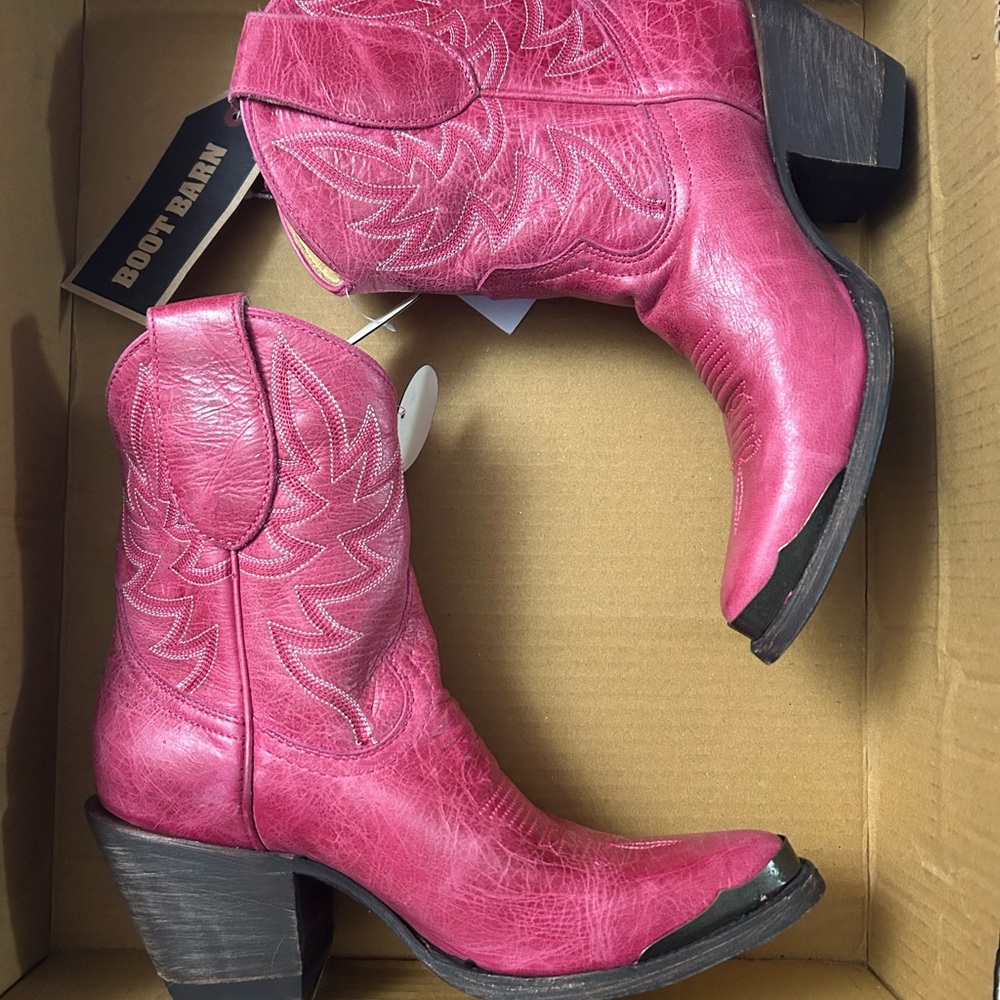 Pink idylwind cowgirl boots hot pink